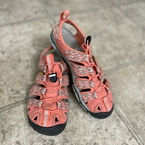 EUC Women’s Size 6 Keen Waterproof Outdoor Shoe